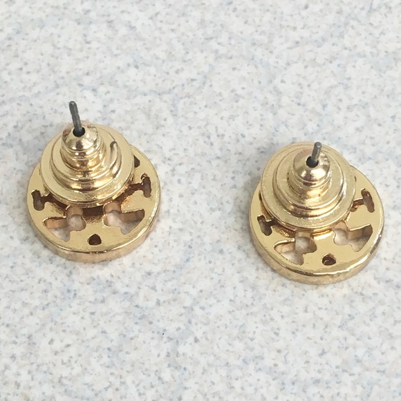 Unique and beautiful NWOT Tory Burch Logo Studs ✨ - Picture 4 of 5